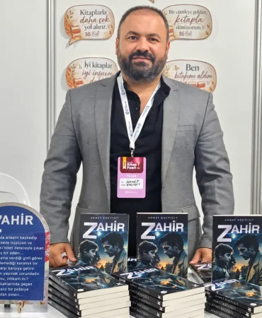 Ahmet-Kocyigit-Kocaeli-Kitap-Fuarinda-okurlarla-bulustu-featured