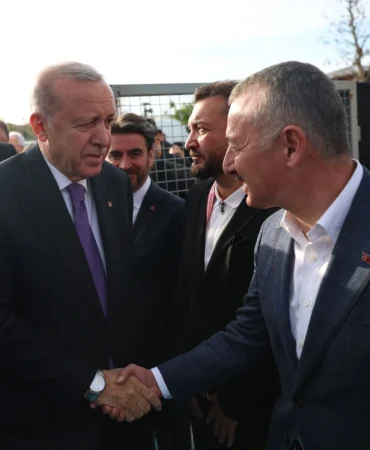 Baskan-Buyukakin-57-yil-sonraki-gures-kupasina-katildi-featured