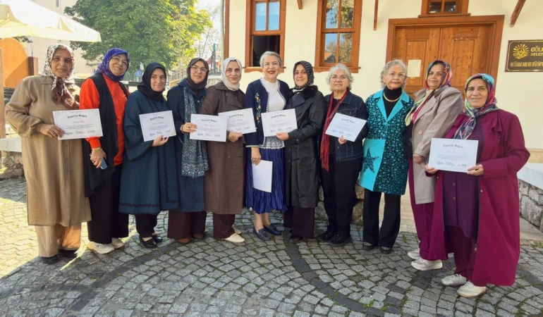 Baskan-Sezer-Tamga-Koleksiyonu-Emekcileriyle-Bir-Araya-Geldi-featured