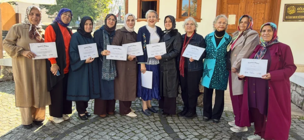 Baskan-Sezer-Tamga-Koleksiyonu-Emekcileriyle-Bir-Araya-Geldi-featured
