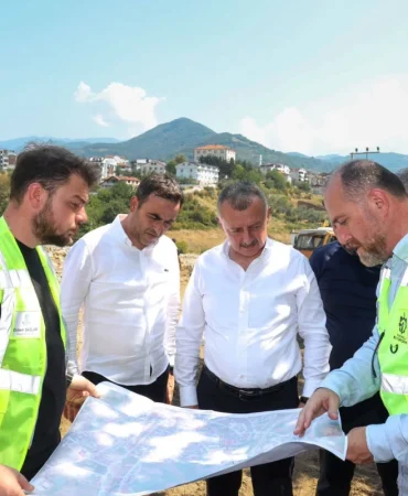 Buyukakin-Basiskele8217deki-dev-ulasim-yatirimlarini-inceledi-featured