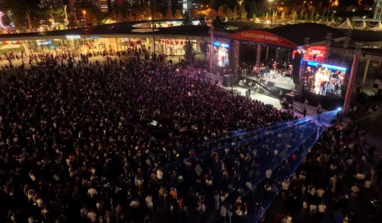 Buyuksehir-30-Agustosu-Iki-Buyuk-Konserle-Kutlayacak-featured