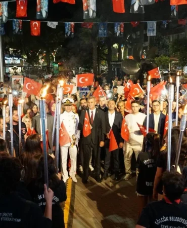 Golcuk-30-Agustos-Zaferi8217ni-buyuk-coskuyla-kutladi-featured