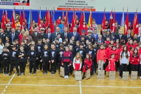 Golcuk-Cumhuriyet-Bayrami-Coskusunu-Torenlerle-Yasadi-featured
