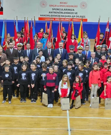 Golcuk-Cumhuriyet-Bayrami-Coskusunu-Torenlerle-Yasadi-featured