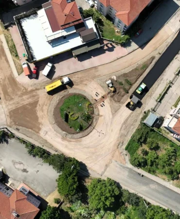 Golcuk-Ergenekon-Caddesi-Kavsaginda-Calismalar-Suruyor-featured