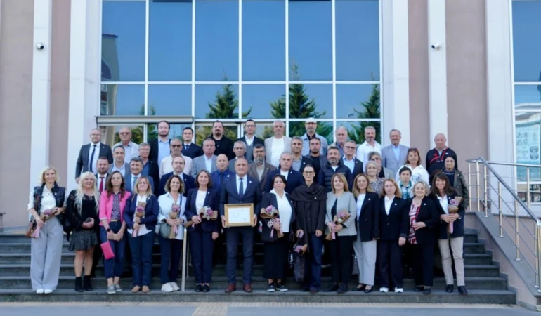 Golcuk-Yeni-Partide-Mehmet-Uzuner-mazbatasini-aldi-featured