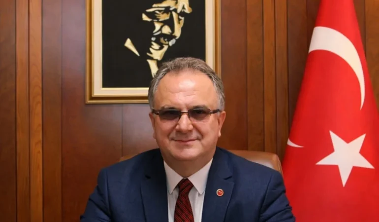 Golcuklu-Meclis-Uyesi-Ibrahim-Kilictan-Zafer-Bayrami-Mesaji-featured