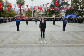 Golcukte-29-Ekim-Cumhuriyet-Bayrami-Torenle-Kutlandi-featured