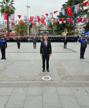 Golcukte-29-Ekim-Cumhuriyet-Bayrami-Torenle-Kutlandi-featured