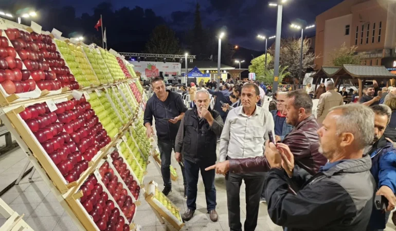 Golcukte-30.-Yesil-Ihsaniye-Elma-Festivali-Tamamlandi-featured