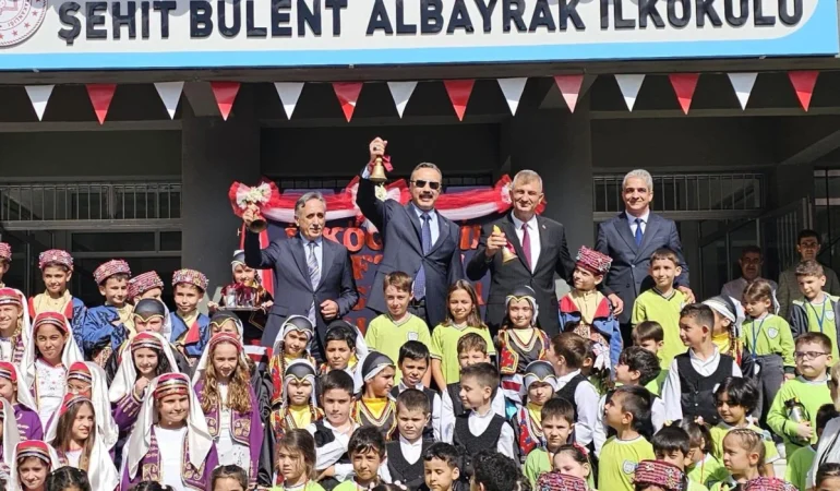 Golcukte-34-Bin-Ogrenci-Icin-Yeni-Egitim-Yili-Basladi-featured