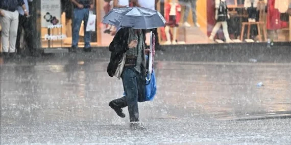 Hava sıcaklıkları düşüyor: Sağanak ve fırtına geliyor