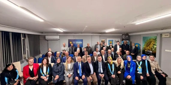 İYİ Parti Gölcük İlçe Yönetimi Yeni Kadrosunu Tanıttı