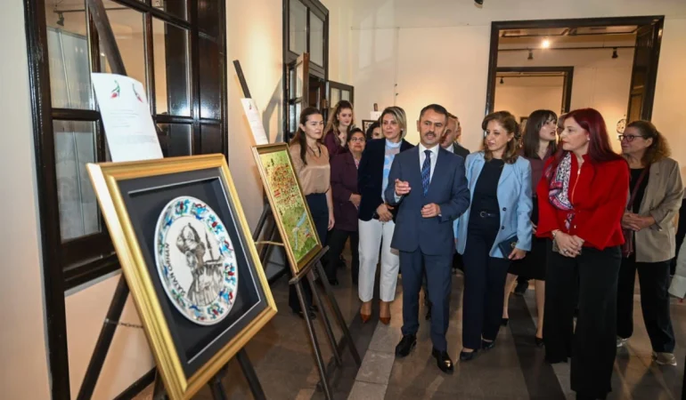 Izmitin-tarihi-cini-sergisi-sanatseverlerle-bulustu-featured