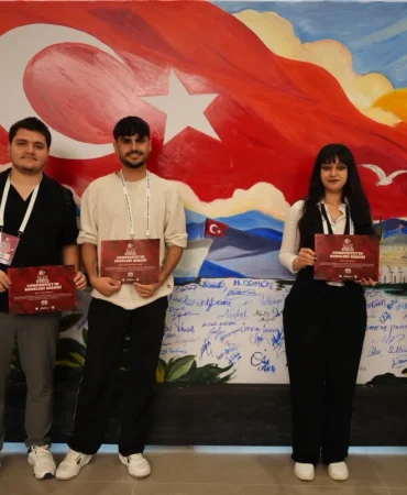 Izmitte-103-Eser-Cumhuriyetin-Renkleri-Sergisi-Acildi-featured