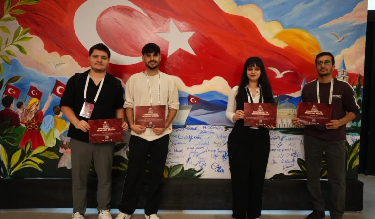 Izmitte-103-Eser-Cumhuriyetin-Renkleri-Sergisi-Acildi-featured