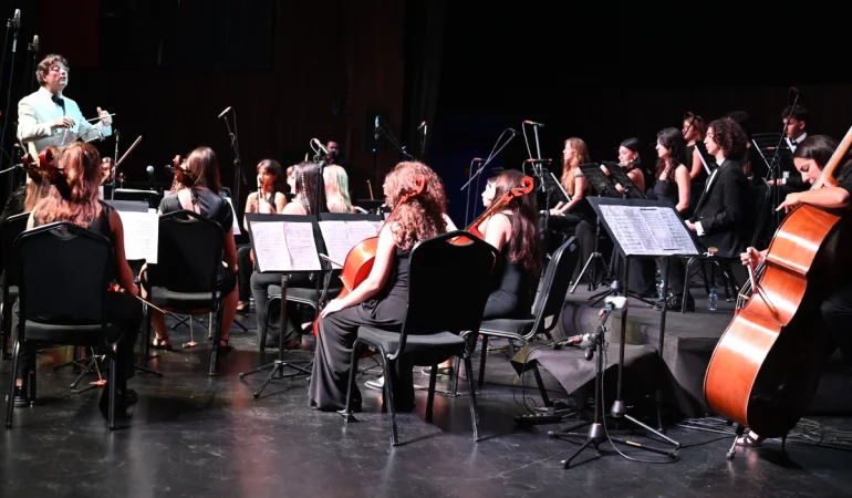 KSO-Oda-Orkestrasi-Yaza-Veda-Konserinde-Ayakta-Alkislandi-featured
