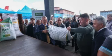 Kocaeli-Buyuksehir-Ciftciye-1250-Ton-Tohum-Dagitiyor-featured