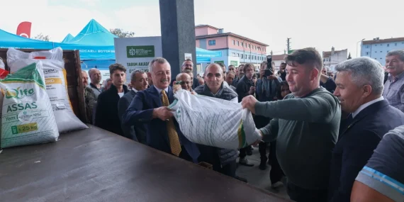 Kocaeli Büyükşehir Çiftçiye 1250 Ton Tohum Dağıtıyor