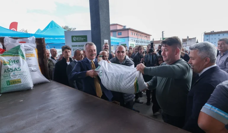 Kocaeli-Buyuksehir-Ciftciye-1250-Ton-Tohum-Dagitiyor-featured