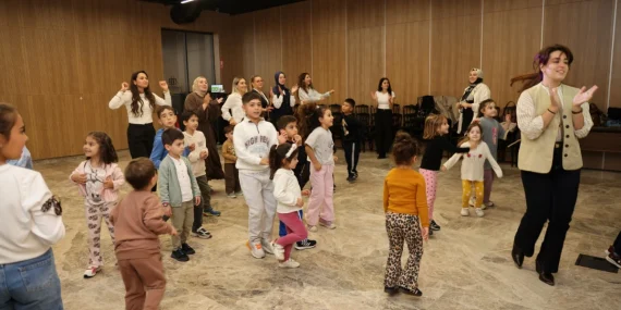 Kocaeli’de okula uyumun şifrelerini Doç. Dr. Kangal verdi