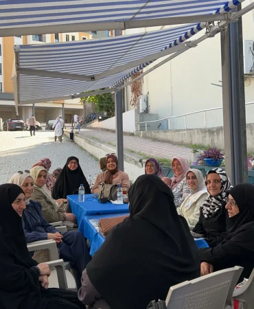 Saadet-Partili-Kadinlar-Toplanti-Gelirini-Bagisladi-featured