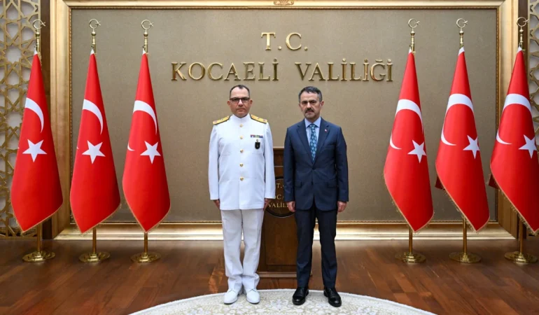 Tugamiral-Izzet-Emre-Afacan-Vali-Ilhami-Aktasi-Ziyaret-Etti-featured