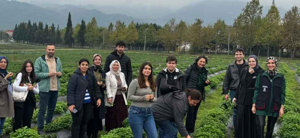Uskudar-Universitesi-Ogrencileri-TABIP-Sahasini-Inceledi-featured