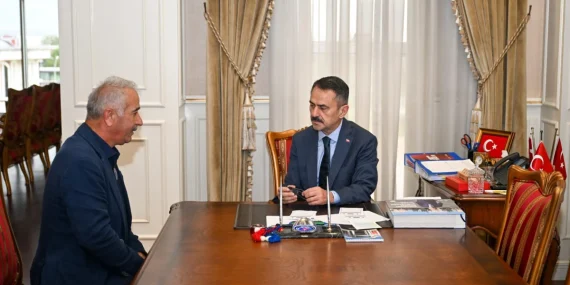 Vali İlhami Aktaş İhsaniye Mahallesi Muhtarını Ağırladı